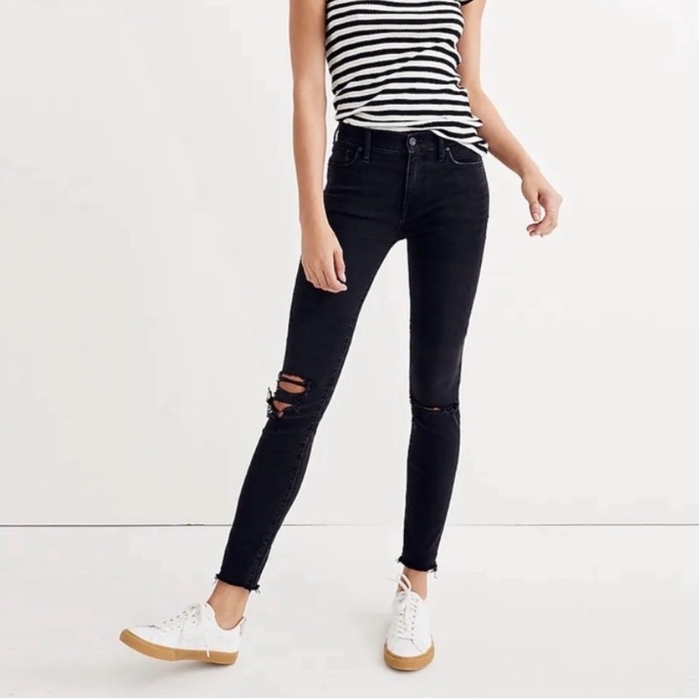 NWOT Madewell Black Sea ripped distressed 9” mid rise skinny jeans